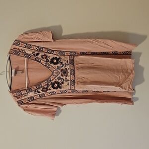 Short sleeve embroidered T